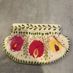 MOYNA 刺繍クラッチバック