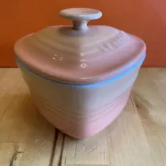 LE CREUSET ハート型 ココット 蓋付きのサムネイル