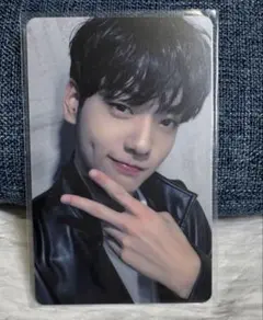 txt ヨンジュン ラキドロ セット fight or escape m2u ① TXT fight or escape M2U ラキドロ ヨンジュン - メルカリ