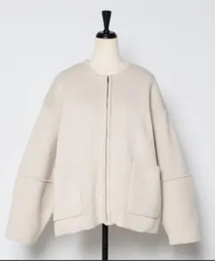 アイボリー ノーカラージャケット