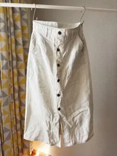 GU デニムフロントボタンナローミディスカート　ホワイト