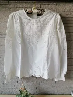 ballsey ホワイト 刺繍 長袖ブラウス サイズ36 白 - メルカリ