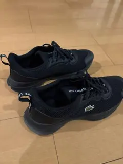 【新作大人気品】28cm Lacoste ブラック スニーカー　メッシュのサムネイル
