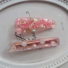 ピンクのフラワー装飾ヘアクリップ2個セット