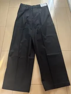 新品タグ付きUNIQLO ユニクロ タックワイドパンツM ブラック