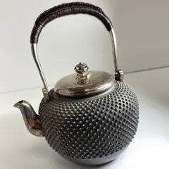 銀瓶　純銀刻印　共箱　563g 　本Y6-0826 チヒエカ 銀瓶 純銀刻印 共箱 563g 本Y6-0826 チヒエカ｜Yahoo!フリマ（旧