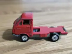 【日本製・黒箱当時物】トミカ No.24トヨタハイエース 赤 （荷台パーツ欠品）