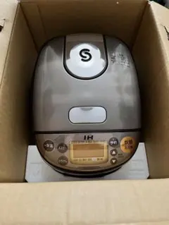 Item thumbnail for item a9bcff88-98ed-41a0-aa04-1b1243605f16