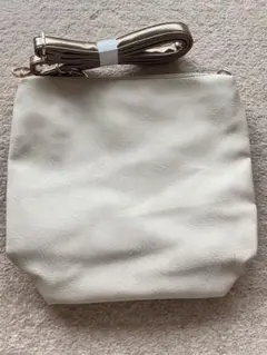 『新品』薄ベージュ合皮斜めがけバッグ