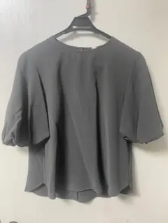 ⭐︎★新品未使用★ GU バブルスリーブブラウス　グレー⭐︎