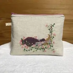 クロスステッチ 完成品 20cm ファスナーポーチ サモイロフ