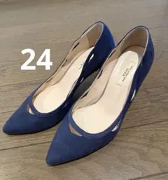 【セブントゥエルヴサーティー】 パンプス　紺色　24センチのサムネイル