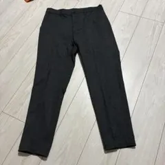 ダークグレー スラックス