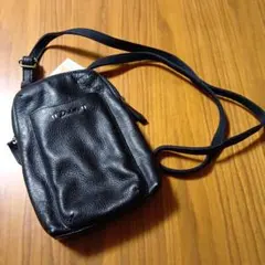 ダコタDakotaショルダーバッグバック斜め掛け黒スマホ