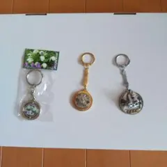 花デザインの金属製キーホルダーセット
