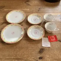 HELLO KITTY 食器セット 花柄