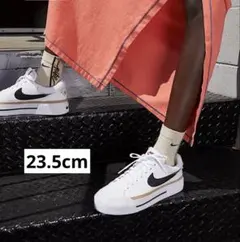 Nike コートレガシー