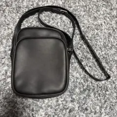 MONO-MARTのブラックのショルダーバッグのサムネイル