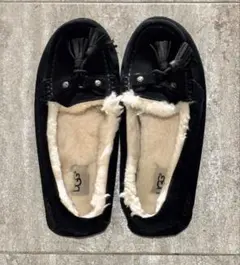 UGG ブラック モカシン タッセル付き