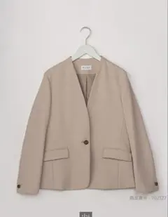 美品✨2023年 プラステ セットアップスーツ ノーカラー 洗える ベージュ 美品✨2023年 プラステ セットアップスーツ ノーカラー 洗える