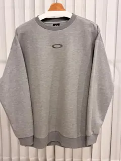 oakley トレーナー