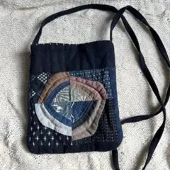【パッチワークショルダーバッグ】ネイビー系　和柄　ポシェット