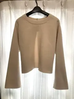お値下げ⭐︎ 美品⭐︎ベージュ バックボタン 長袖ニット Fサイズ