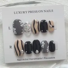 ネイルチップ ニュアンス 個性派 モノトーン ホロ 花 シルバー 現品