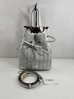 FURLA ホワイト ハンドバッグ