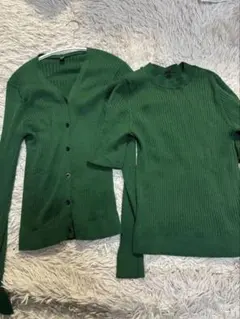 UNIQLO リブVネックカーディガン アンサンブル