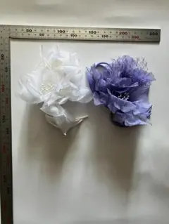ホワイト・パープル 花のコサージュ