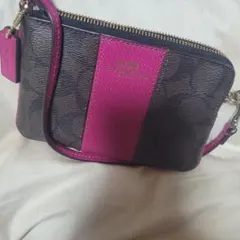 Coach 黒ピンク レザーポーチ