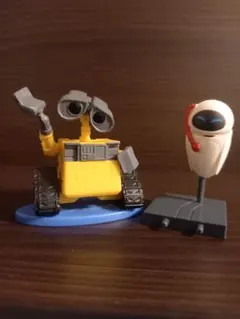 マテル　ウォーリー　イヴ　ガチャガチャ　フィギュア