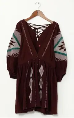 チャイハネ　amina ハルミア刺繍トップス （ブラウン）