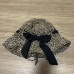 ベージュ ストローバケットハット 黒リボン付き