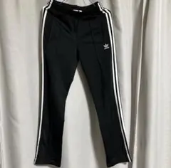 adidas ブラック ジャージパンツ