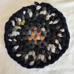 ハンドメイド　鍋敷き　直径約20cm 厚さ約2cmのサムネイル