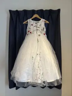 キッズ　ドレス　150㎝　発表会　結婚式　ロング　刺繍　フォーマル　白