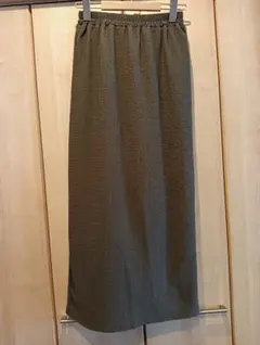 LAKOLE ロングタイトスカート カーキ Mサイズのサムネイル