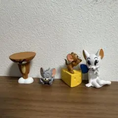 トムとジェリー　ガチャガチャ　カプセルトイ　フィギュア　タフィー　トゥードルス