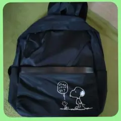 スヌーピーの黒リュックサック