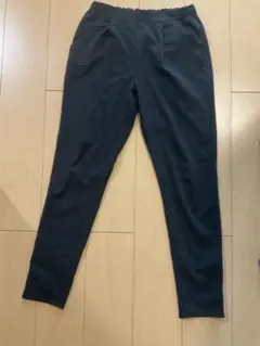 UNIQLO ブラック カジュアルパンツ M