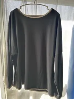 ポリエステル100%。購入しましたが、着る機会がないため出品します。