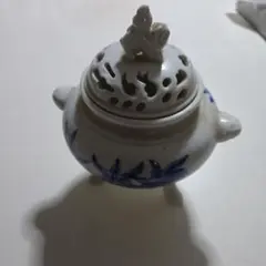 染付 獅子摘み 三足香炉 陶磁器
