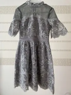 リリーブラウン　ライトグレー　レースドレス