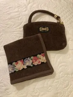 人気のフェイラータオルとミニポーチ