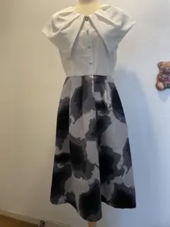 美品　極美品　タックフレアロングスカート　水彩プリントのサムネイル