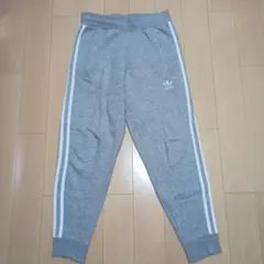 アディダストラックパンツ　グレー　adidas　トレフォイルロゴ