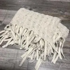 アイボリー フリンジ付き　スヌード