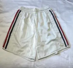 新品同様　アディダスadidas ショートパンツ　メンズXS レディースMのサムネイル